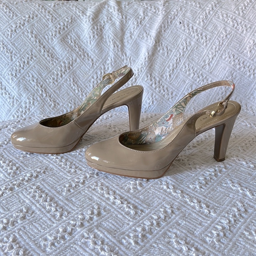 Tahari Carolyn Nude Slingback High Heels 7.5m - Picture 3 of 12